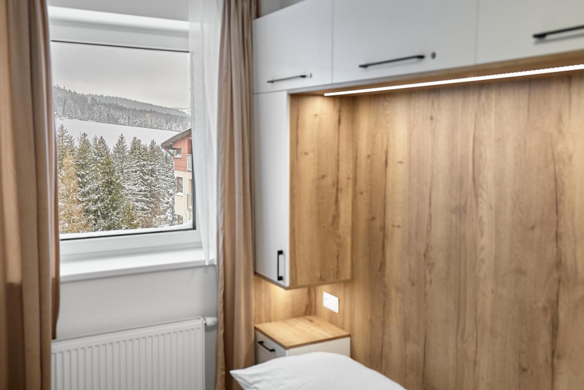 Moderně zařízený apartmán s garážovým stáním Loucná pod Klínovcem Exterior foto